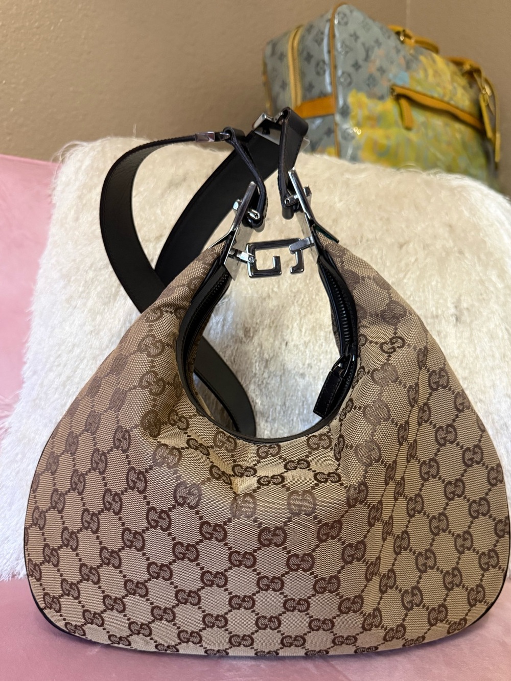 Auth! GUCCI ATTACHE’ Shoulder/Crossbody Bag Canvas Sherry Stripe Silver Hardware